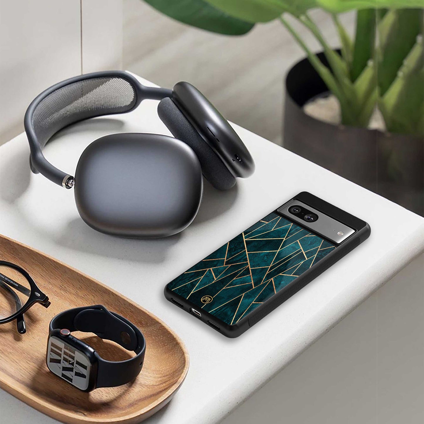 geometric green back phone cover | glass case for iphone 13 pro