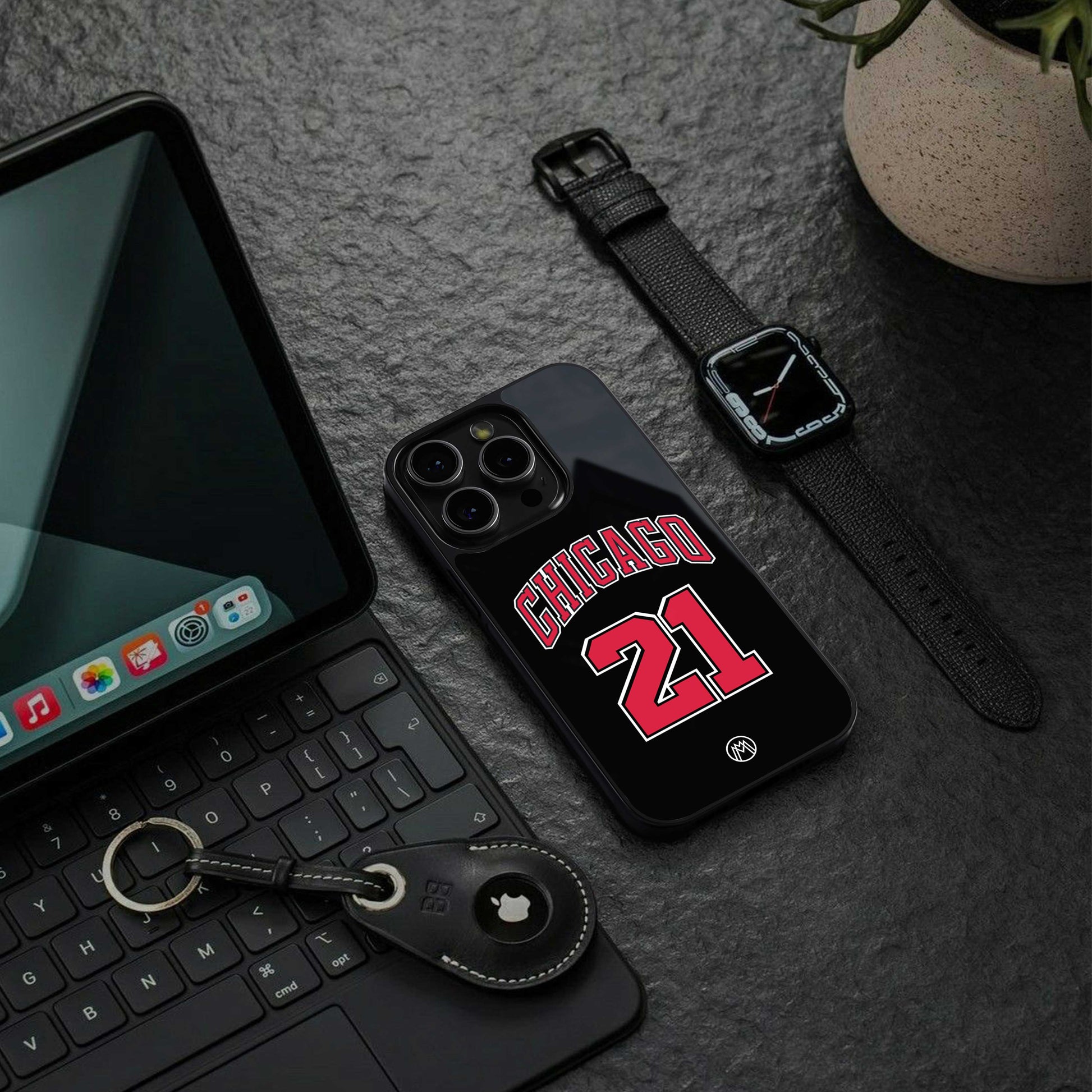 chicago 21 back phone cover | glass case for iphone 16e