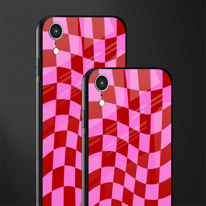 red pink trippy check pattern glass case for iphone xr image-2